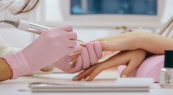L’onglerie professionnelle : les essentiels pour des ongles parfaits
